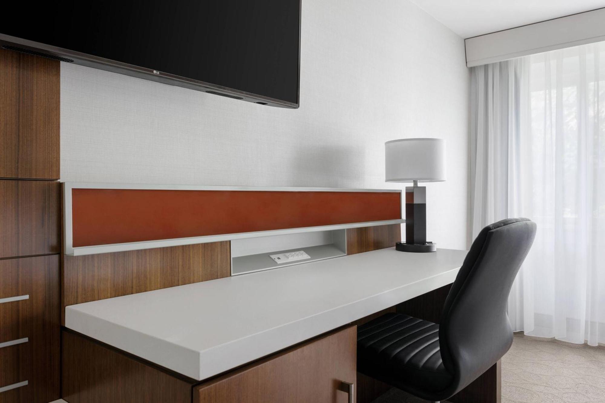 Delta By Marriott Hotel Burlington